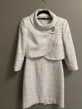 TAHARI Collection Jackie O inspired dress & Cropped Jacket with Gold Button sz4